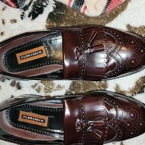 FLORSHEIM 10.5 WINGTIP TASSEL SHOES